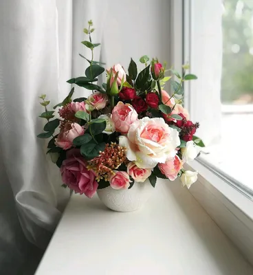 Освежающие нотки цветов: фото букета на окне 
