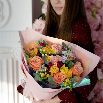 Романтическое фото букета цветов для вашего айфона: добавьте красоты в свою мобильную жизнь.