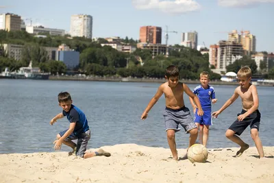 Фото на айфон с дворовым футболом: стильное оформление экрана