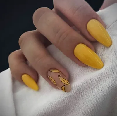Маникюр с желтым цветом: Оригинальные идеи для стильных ногтей