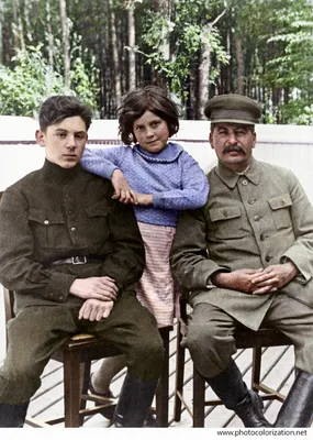 Мгновения истории: Сталин запечатленный фотокамерой в цвете