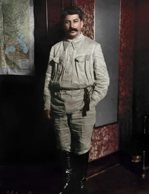 Фото Сталина в цвете: Уникальные архивные снимки