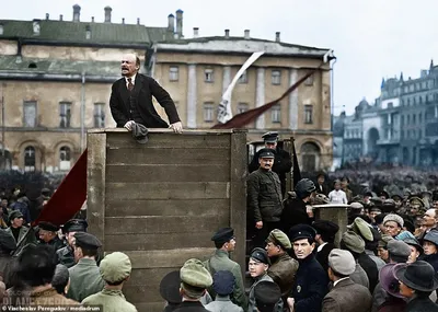 Стальной лидер в цвете: фотография Сталина в обрамлении оттенков стали