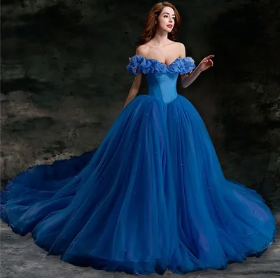Роскошь и изысканность: фото свадебных платьев в голубой гамме