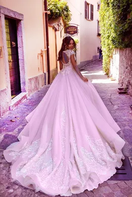 Вдохновляющие свадебные платья в розовой гамме