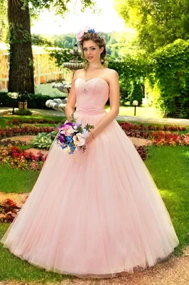 Очарование розовых свадебных нарядов: фото, достойные восхищения