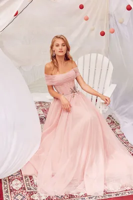 Розовое свадебное платье на фото в Full HD разрешении