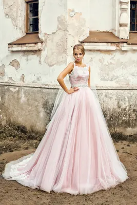 Лучшие фотографии свадебных платьев в розовой цветовой гамме