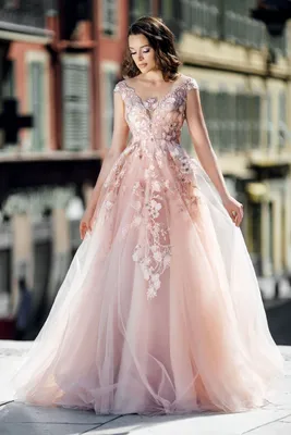 Розовое свадебное платье в Full HD качестве (фотография)