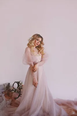 Картинка свадебного платья розового цвета 2024 года