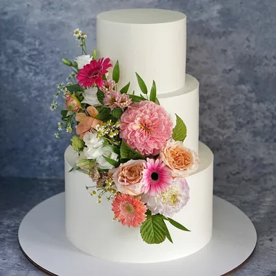 Уникальный творческий шедевр: Торт из цветов заставит вас восхищаться!