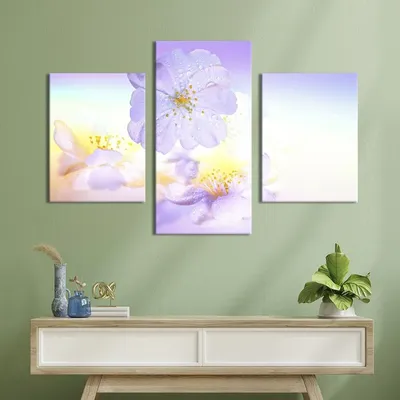 Расцветая вместе: тройная картина с яркими цветочными мотивами