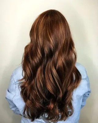 Тепло осеннего солнца: фотография с цветом карамель на волосах