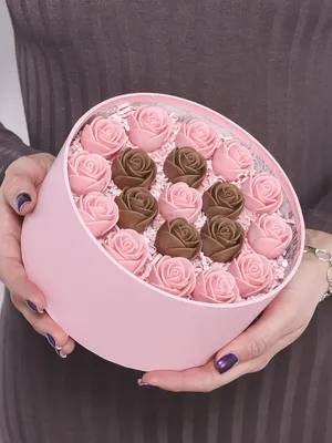 Изображение шоколадных цветов – искусство сладости