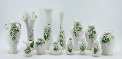 Фото оригинальных ваз для цветов, украшающих столы на торжествах