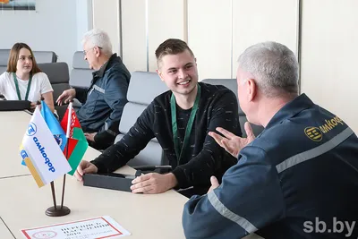 Интернат. В закрытых психоневрологических заведениях сегодня живут 177  тысяч россиян. Большинство из них там и умрут. Елена Костюченко и Юрий  Козырев провели несколько недель в ПНИ — Новая газета