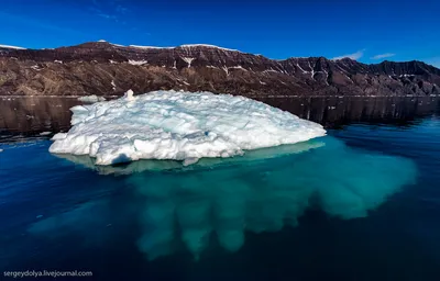 Айсберг вид над водой и под водой…» — создано в Шедевруме