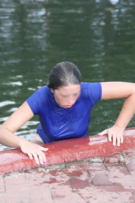 Девушка из воды в водопаде, Голубые…» — создано в Шедевруме