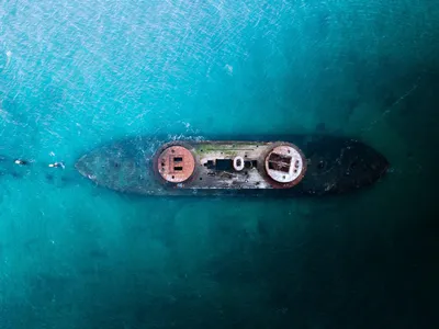 GISMETEO: Фото: В прозрачных водах озера Мичиган показались затонувшие  корабли - События | Новости погоды.