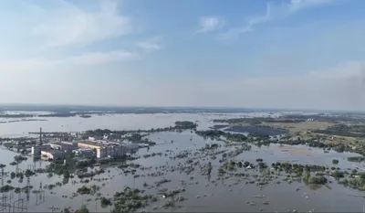 Грязная вода из крана течет в …» — создано в Шедевруме