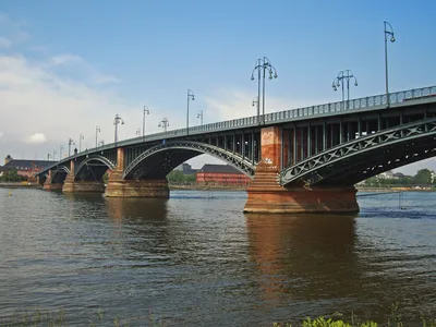 Взрыв на Крымском мосту: что о нем известно – DW – 08.10.2022