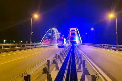 На Крымском мосту экстренно перекрыто движение