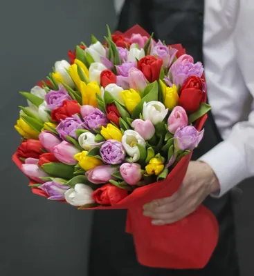 Букет цветов «День рождения» заказать с доставкой по цене 4 870 руб. в Ейске