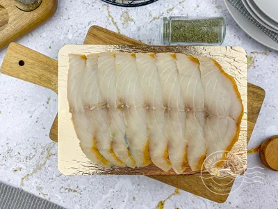 Масляная рыба холодного копчения нарезка, 300 г купить в Москве с доставкой  на дом по цене 550 руб Интернет-магазин Fish Premium