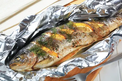Рыба в фольге запеченная с овощами в духовке рецепт фото пошагово и видео -  1000.menu