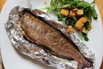Рыба запеченная в фольге - рецепт диетического ужина - Новости Вкусно
