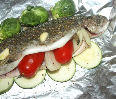 Рыба в фольге с овощами - Smak.ua