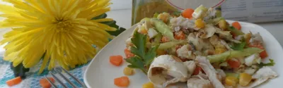 Салат с вареной рыбой, сыром и яйцами — видео рецепт - YouTube