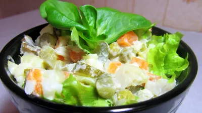 Крабовый\" салат с копченой рыбой | Пикабу
