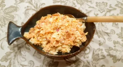 Салат с копченой рыбой «Нева», пошаговый рецепт на 1370 ккал, фото,  ингредиенты - bellaira
