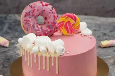Торт на день рождения с ягодами - цены | купить в Санкт-Петербурге в  кондитерской на заказ Авторские десерты БуЛавка