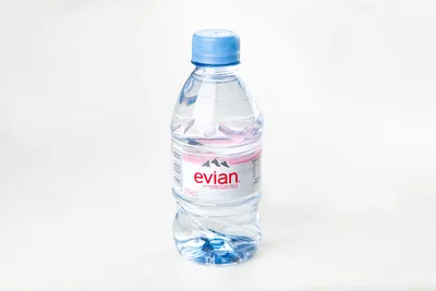 Makro Supermarket - Природная вода Evian берет свои истоки с самих  Альпийских гор и не проходит промышленной обработки. Поэтому, вода  сохраняет свой мягкий освежающий вкус и полезные минералы. ⠀ Полезные  покупки в