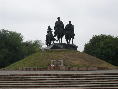 Ещё один близнец ДК ЧМК - Дворец культуры в городе Жёлтые воды (Украина)